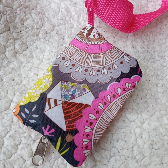 Lightweight Nylon Tote NWOT - Picture 13 of 16